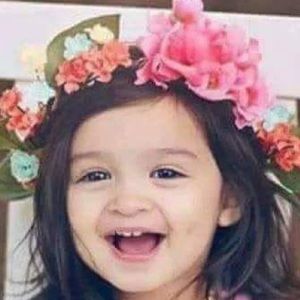 Meet your Posher, Mona